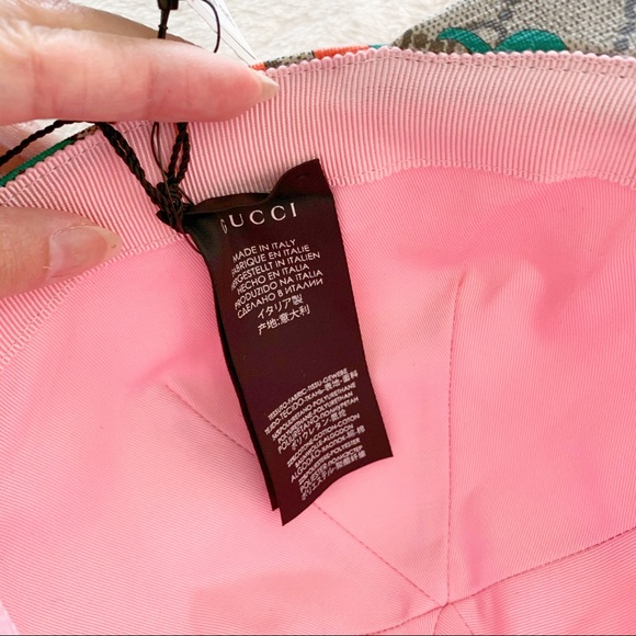 NWT Authentic GUCCI Strawberry Prints Monogram Cap Natural Strawberry Color - Picture 8 of 9